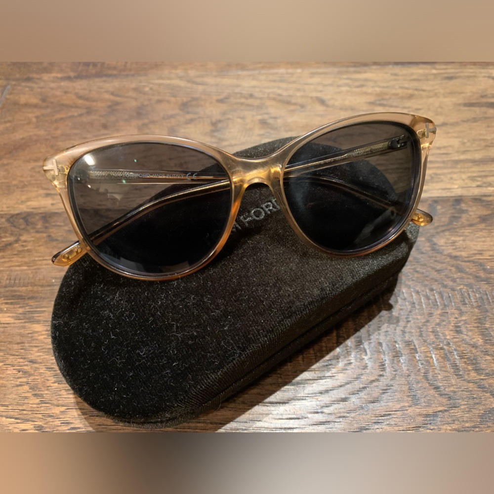 TOM FORD SUNGLASSES WITH CASE